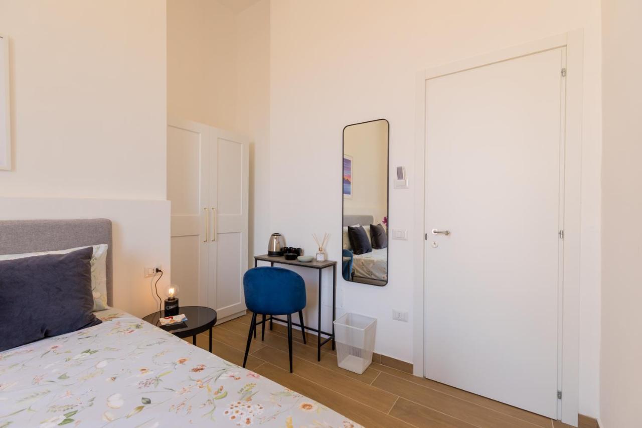 Blu Parthenope Suites Napoli Eksteriør billede