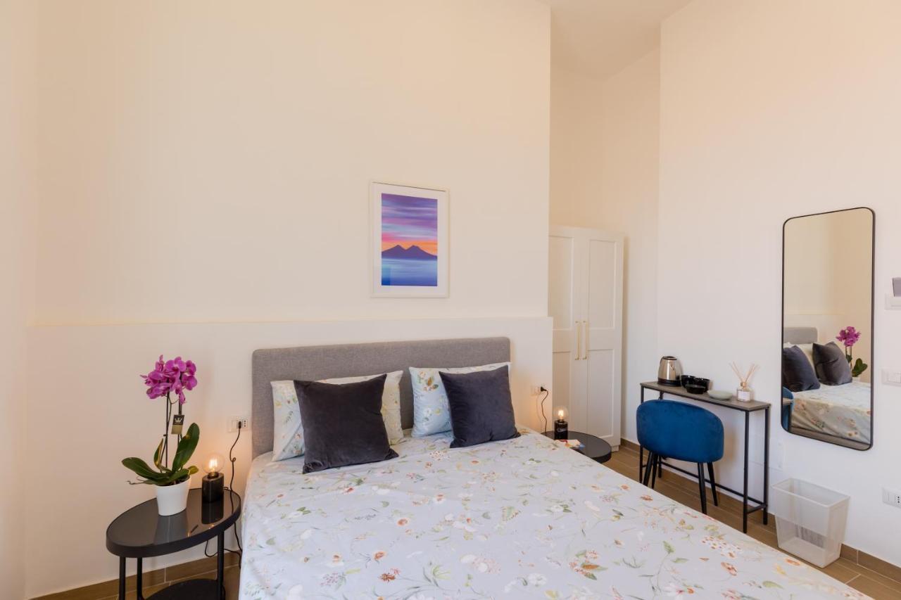Blu Parthenope Suites Napoli Eksteriør billede