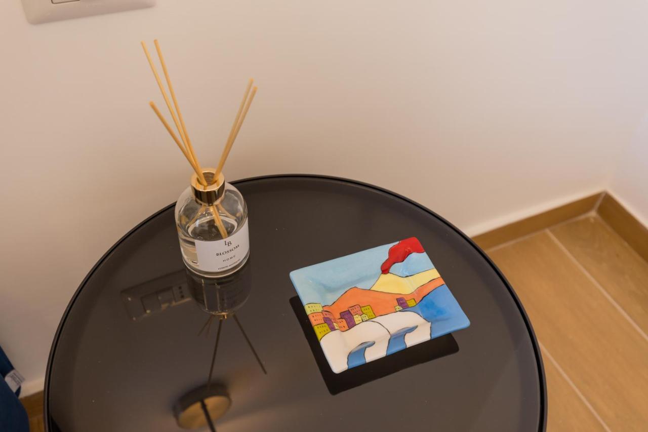 Blu Parthenope Suites Napoli Eksteriør billede
