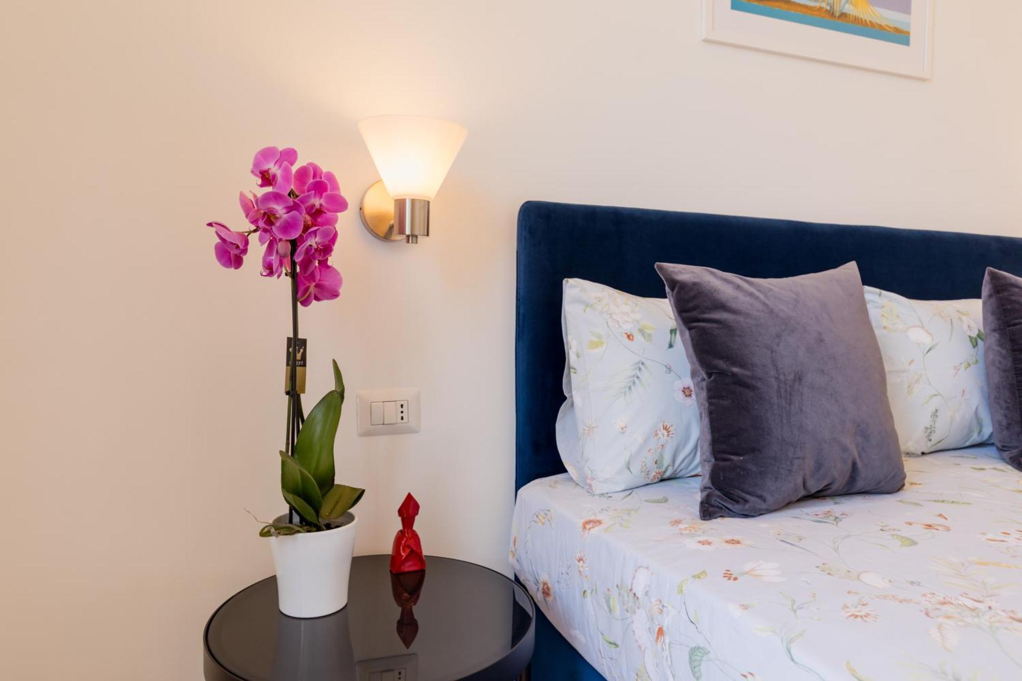 Blu Parthenope Suites Napoli Eksteriør billede